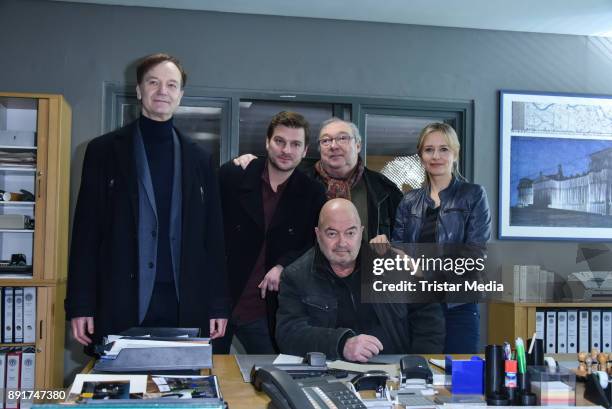 Arnfried Lerche, Matthi Faust, Jaecki Schwarz, Florian Martens and Stefanie Stappenbeck during the photo call at the set of 'Ein starkes Team' on...