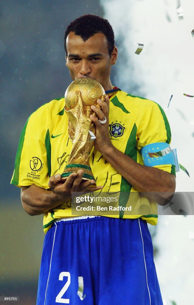 Cafu kisses World Cup