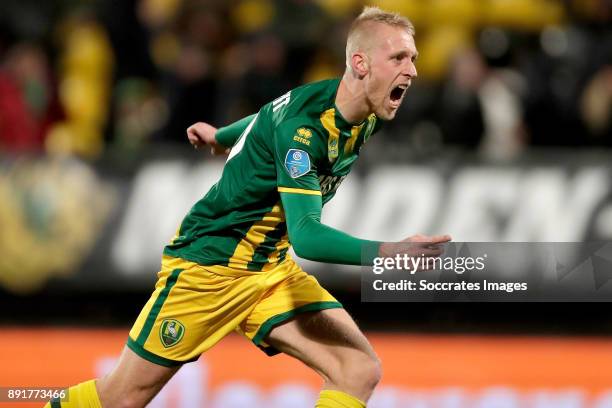 Lex Immers of ADO Den Haag celebrates 2-2 during the Dutch Eredivisie match between ADO Den Haag v Roda JC at the Cars Jeans Stadium on December 13,...