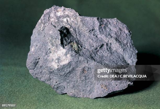 Water Rounded Basalt Basalt Close Up Photos and Premium High Res Pictures - Getty Images