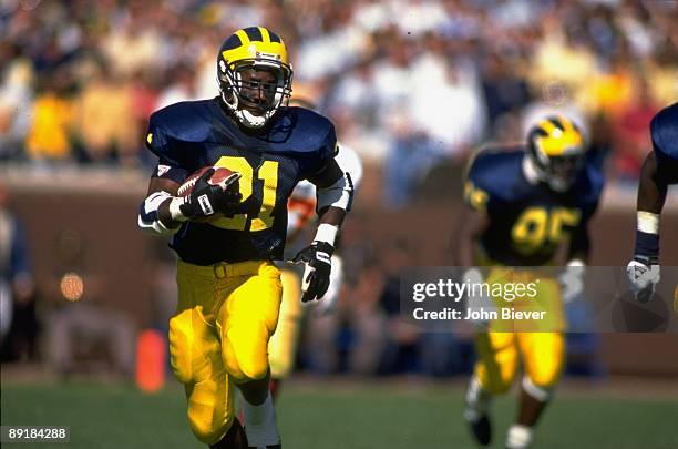 Michigan Desmond Howard in action, rushing vs Florida State. Ann Arbor, MI 9/28/1991 CREDIT: John Biever