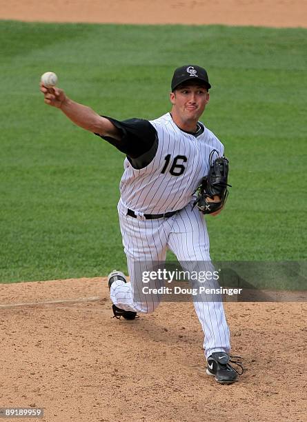 Closing pitcher Huston Street of the Colorado Rockies delivers against the Arizona Diamondbacks during MLB action at Coors Field on July 22, 2009 in...