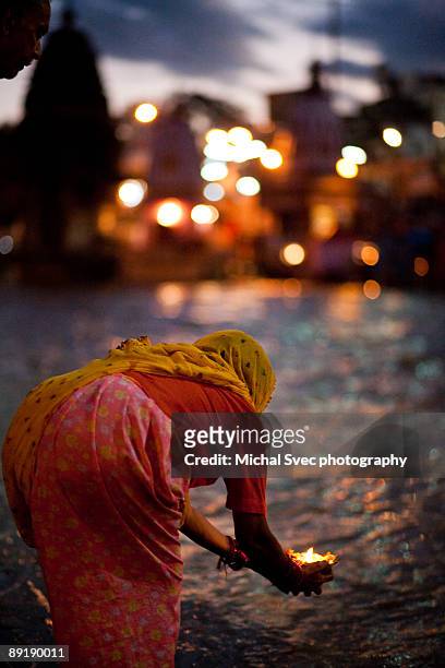 daily hindu puja in haridwar - uttarakhand stock pictures, royalty-free photos & images