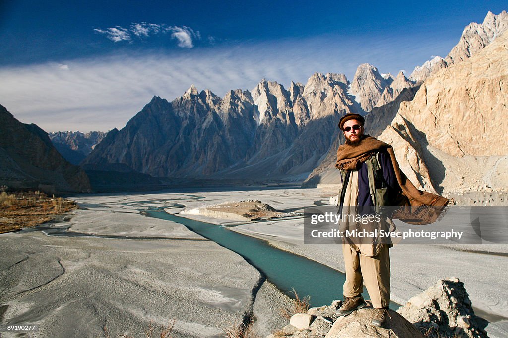 Pakistan mountains close to china