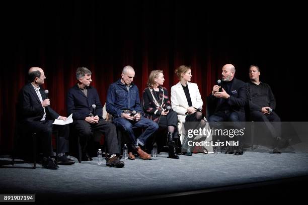Moderator Brian Rose, writer, director and producer Paul Thomas Anderson, actors Daniel Day-Lewis, Lesley Manville, Vicky Krieps, costume designer...