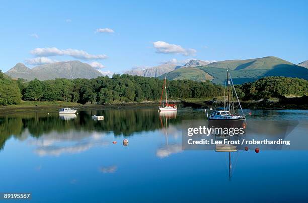 loch leven with boats and reflections, near ballachulish, highland region, scotland, united kingdom, europe - see loch duich stock-fotos und bilder