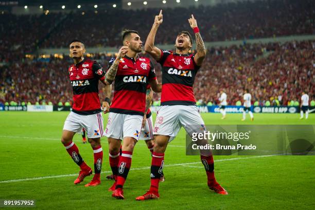 Lucas Paqueta , Felipe Vizeu and Everton of Flamengo celebrates a scored goal during the Copa Sudamericana 2017 Final match between Flamengo and...