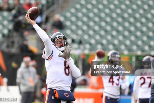 Chicago Bears quarterback Mike Glennon warms up before the game against the Chicago Bears and the Cincinnati Bengals on December 10th, 2017 at Paul...