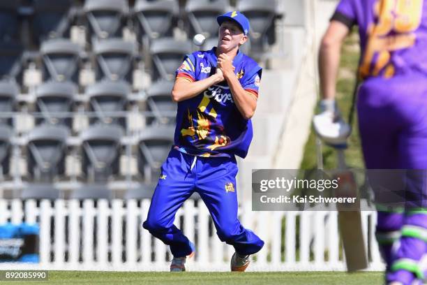 Jack Hunter of Otago misses a catch during the Supersmash Twenty20 match between Canterbury and Otago on December 14, 2017 in Christchurch, New...