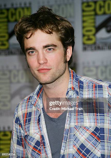 Actor Robert Pattinson attends the 2009 Comic-Con "Twilight: New Moon" press conference held at the Hilton San Diego Bayfront Hotel on July 23, 2009...