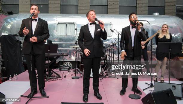 Australian celebrity singer Hugh Sheridan performs with his band, the California Crooners Club during a party hosted by Qantas to celebrate their...