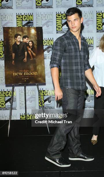 Actor Taylor Lautner attends the 2009 Comic-Con "Twilight: New Moon" press conference held at the Hilton San Diego Bayfront Hotel on July 23, 2009 in...