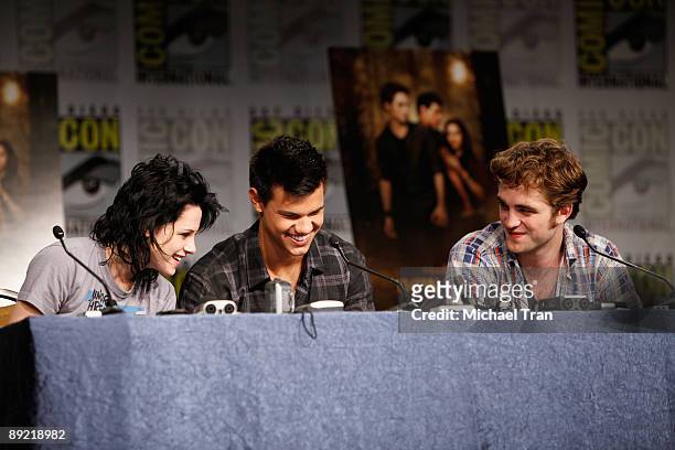 Actors Kristen Stewart, Taylor Lautner and Robert Pattinson attend the 2009 Comic-Con "Twilight: New Moon" press conference held at the Hilton San...