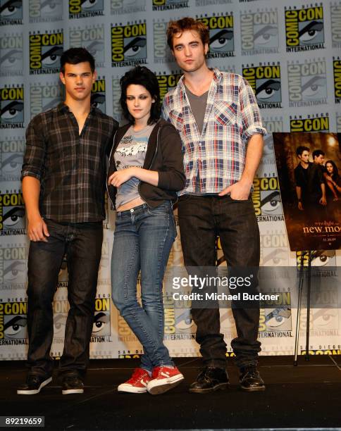 Actors Taylor Lautner, Kristen Stewart and Robert Pattinson attend "The Twilight Saga: New Moon" Summit Entertainment panel during Comic-Con 2009...