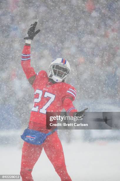 Tre'Davious White of the Buffalo Bills excites the crowd during the second quarter against the Indianapolis Colts at New Era Field on December 10,...