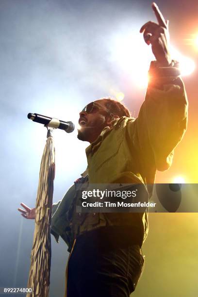 Miguel performs during 106.1 KMEL's Holiday House of Soul at the Fox Theater on December 13, 2017 in Oakland, California.