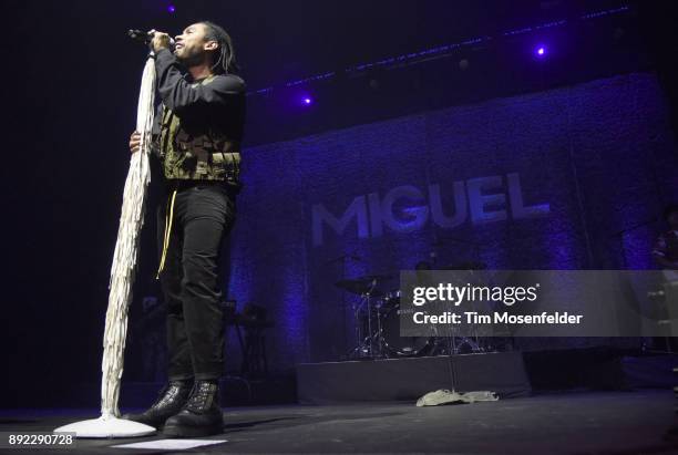 Miguel performs during 106.1 KMEL's Holiday House of Soul at the Fox Theater on December 13, 2017 in Oakland, California.