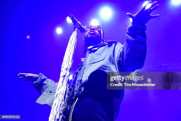 Miguel performs during 106.1 KMEL's Holiday House of Soul at the Fox Theater on December 13, 2017 in Oakland, California.