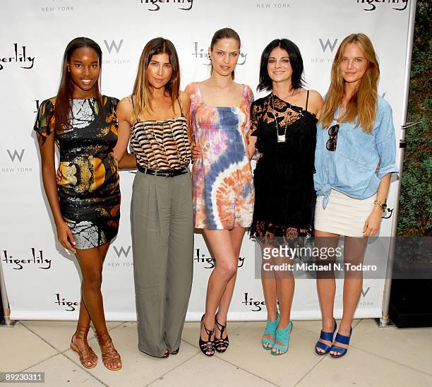 Damaris Lewis, Jodhi Meares, Melissa Haro, Amelia Stanley and Alicia Rountree attend the Tigerlilly Summer luncheon at the W Hotel on July 23, 2009...