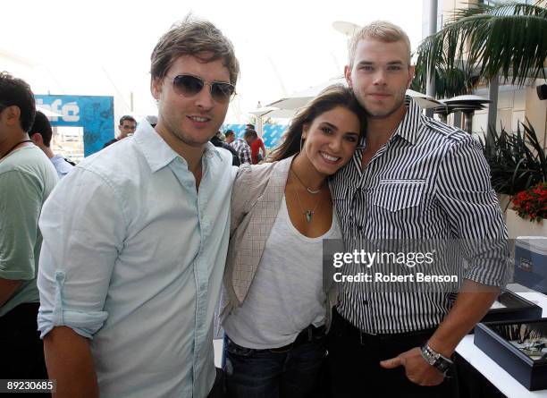 Peter Facinelli, Nikki Reed and Kellan Lutz meet up at the WIRED Cafe at Comic-Con on July 23, 2009 in San Diego, California.