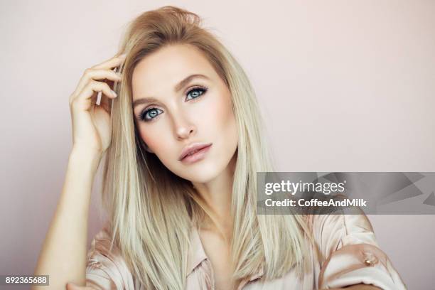 3,480 Woman Long Straight Hair Photos and Premium High Res Pictures - Getty Images 3,480 Woman Long Straight Hair Photos and Premium High Res Pictures - Getty Images