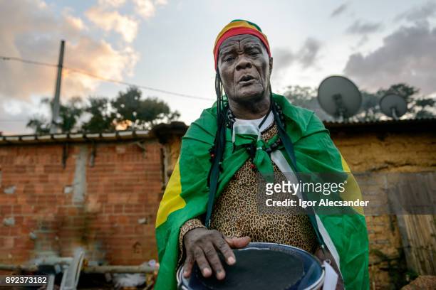 elderly brazilian rastafari, afro culture festival - jamaica dance stock pictures, royalty-free photos & images