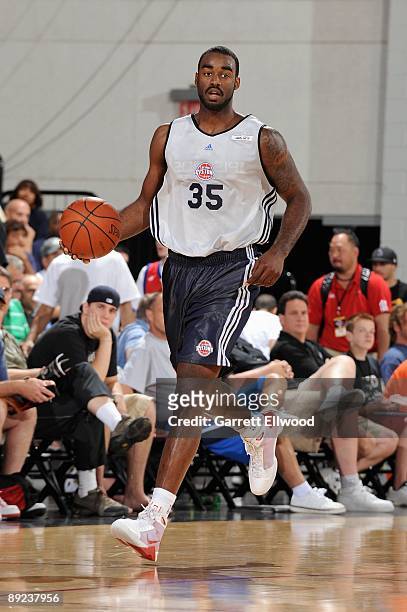 DaJuan Summers of the Detroit Pistons brings the ball upcourt against the New York Knicks during NBA Summer League presented by EA Sports on July 15,...