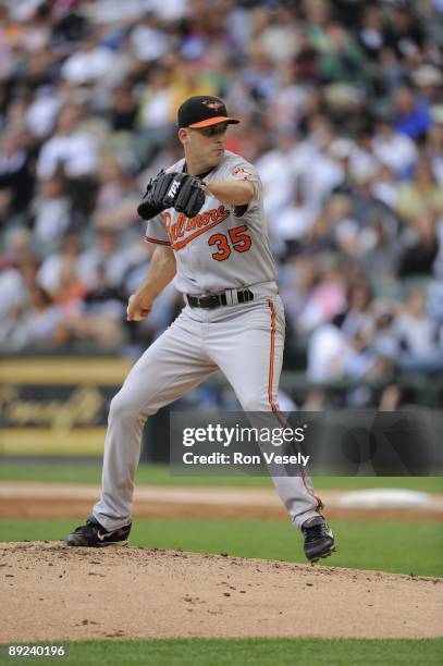 Brad Bergesen of the Baltimore Orioles pitches against the Chicago White Sox in the second inning on July 18, 2009 at U.S. Cellular Field in Chicago,...