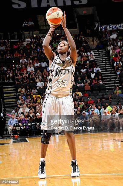 Sophia Young of the San Antonio Silver Stars shoots during the game against the Connecticut Sun on July 17, 2009 at the AT&T Center in San Antonio,...