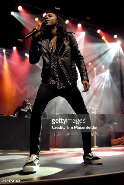 Kravitz performs during 106.1 KMEL's Holiday House of Soul at the Fox Theater on December 13, 2017 in Oakland, California.