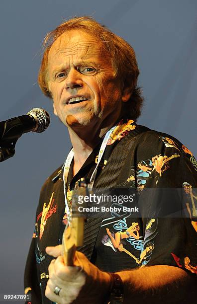 Al Jardine, original founding member of The Beach Boys brings his Endless Summer Band to the 27th Annual Quick Chek New Jersey Festival of Ballooning...