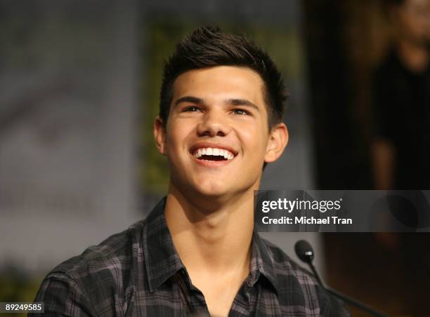 Actor Taylor Lautner attends the 2009 Comic-Con "Twilight: New Moon" press conference held at the Hilton San Diego Bayfront Hotel on July 23, 2009 in...
