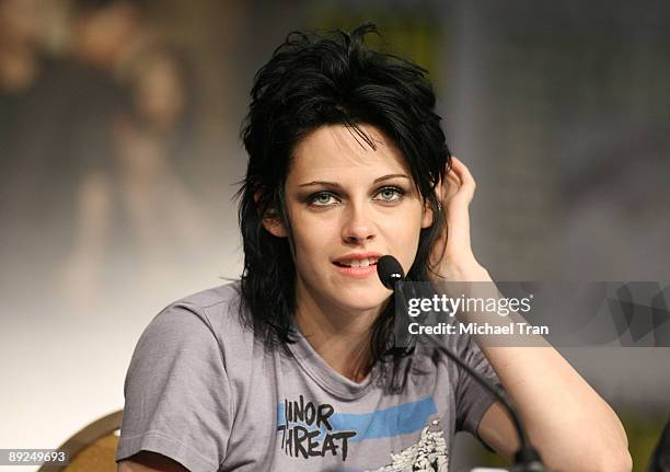 Actress Kristen Stewart attends the 2009 Comic-Con "Twilight: New Moon" press conference held at the Hilton San Diego Bayfront Hotel on July 23, 2009...