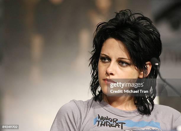 Actress Kristen Stewart attends the 2009 Comic-Con "Twilight: New Moon" press conference held at the Hilton San Diego Bayfront Hotel on July 23, 2009...