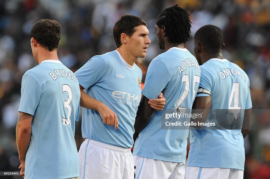 Kaiser Chiefs v Manchester City
