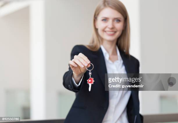 nya nycklar - handing over keys bildbanksfoton och bilder