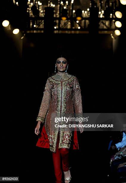 Neeru Rajput Model 4,821 Entertainment Pictures Of The Week July 30 Stock Photos, High-Res ...