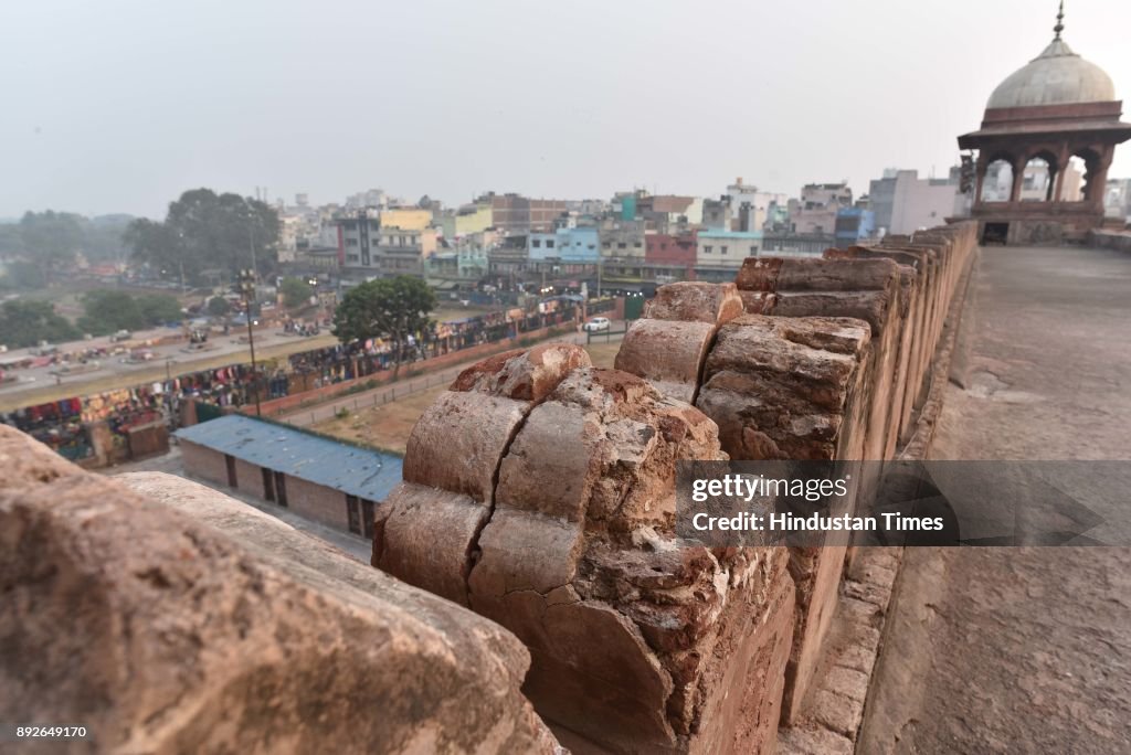 Special Shoot On Degeneration Of 17th Century Jama Masjid