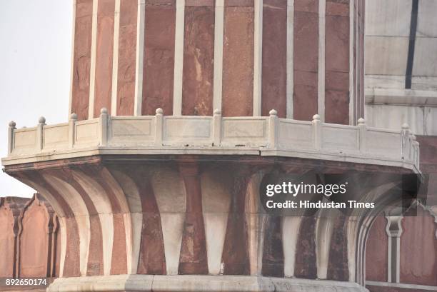 Cracks seen on Jama Masjid on December 13, 2017 in New Delhi, India. The 17th century mosque built by Mughal emperor Shahjahan has started...