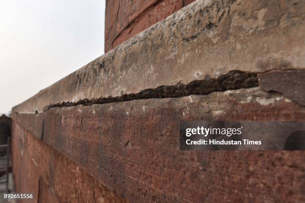 Cracks seen in Jama Masjid on December 13, 2017 in New Delhi, India. The 17th century mosque built by Mughal emperor Shahjahan has started...