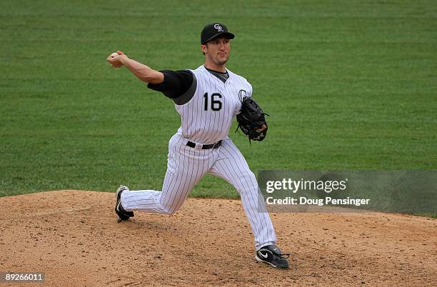 Relief pitcher Huston Street of the Colorado Rockies delivers in the ninth inning against the San Francisco Giants at Coors Field on July 26, 2009 in...