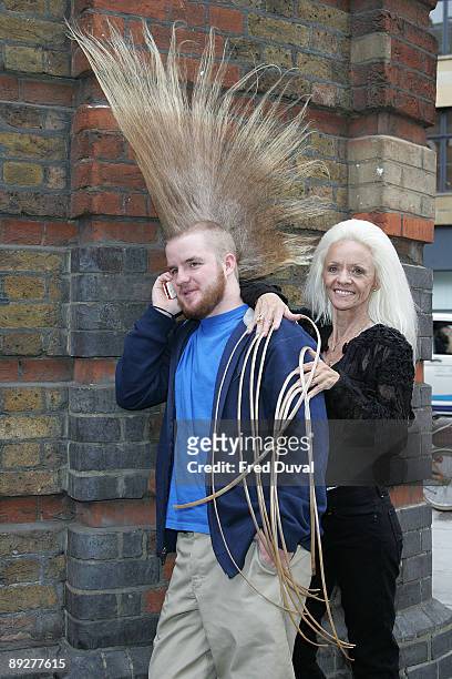 Lee Redmond from Utah and Aaron Studham from Massachussetts quality for an entry in the 2007 edition of Guinness World Records. Lee has grown her...
