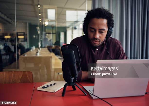 hosting an online talk show - journalist stock pictures, royalty-free photos & images