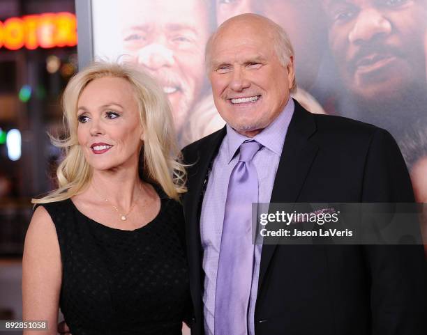 Terry Bradshaw and wife Tammy Bradshaw attend the premiere of "Father Figures" at TCL Chinese Theatre on December 13, 2017 in Hollywood, California.