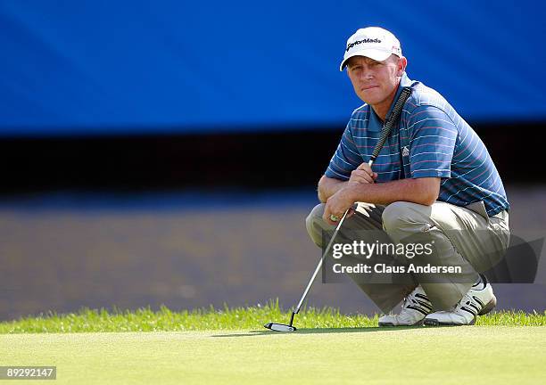 Nathan Green reacts after missing a chance to win on the 18th green of the final round of the Canadian Open at Glen Abbey Golf Club on July 27, 2009...