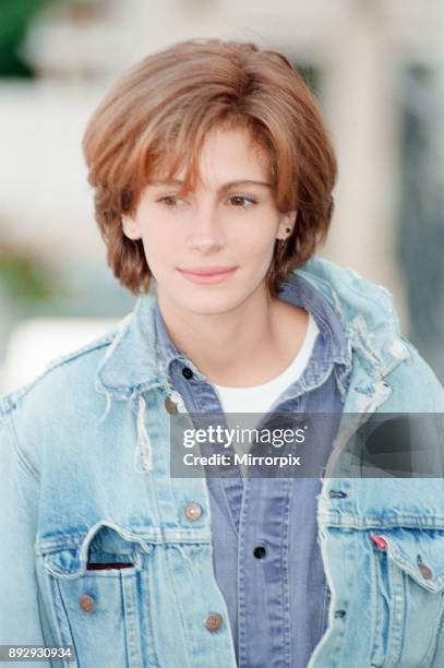 Deauville American Film Festival, Deauville, France, September 1990. Our picture shows Julia Roberts at the festival to promote new film, Flatliners,...