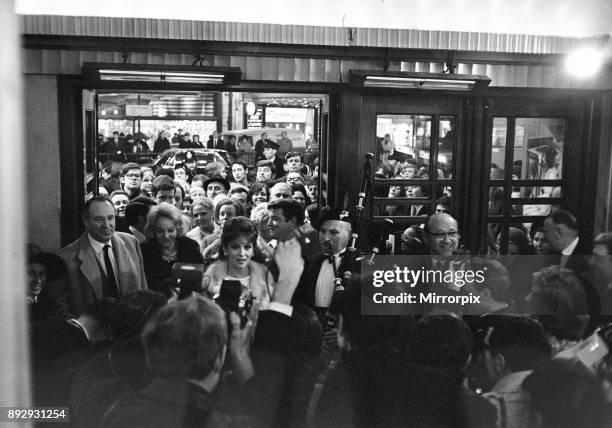 Buona Sera, Mrs. Campbell, film premiere at The Taming of the Shrew, Royal Film Performance, London Pavilion, Thursday 6th February 1969. Our picture...