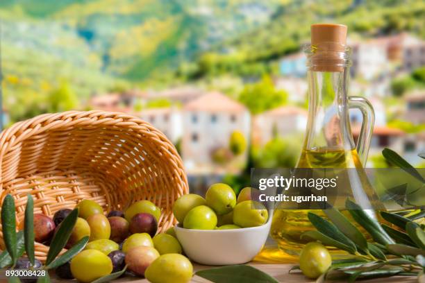 橄欖 - olive oil 個照片及圖片檔