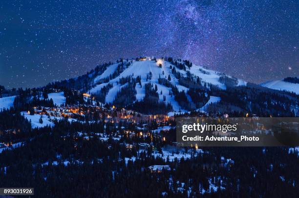 deer valley park cidade ao entardecer - park city utah - fotografias e filmes do acervo