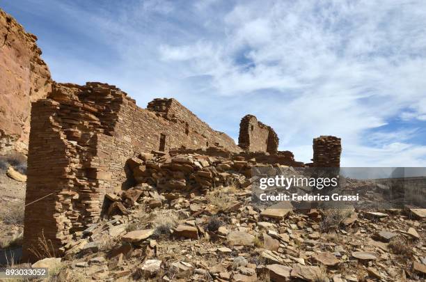 ancient wall at chetro ketl, chaco culture national historic park - chaco canyon ruins stock pictures, royalty-free photos & images